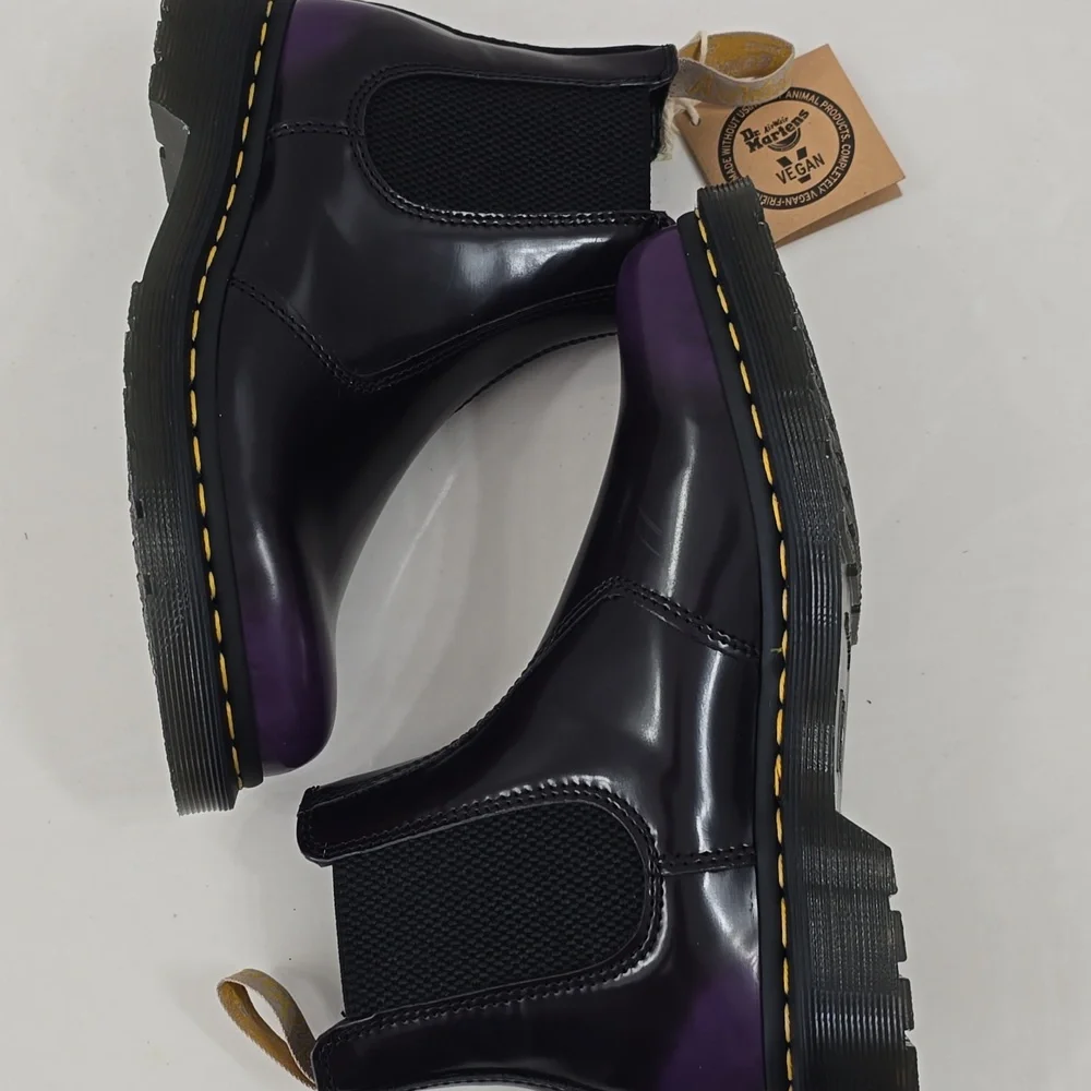 NWT Dr Martens Vegan 2976 Chelsea Boots - Picture 5 of 14